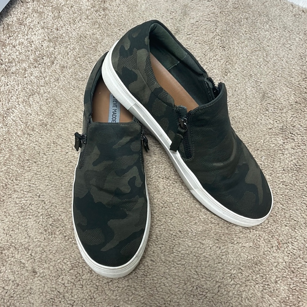 Steve Madden Camo Slip On